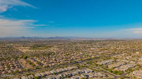 View/Area - 937 E La Mirada Dr, Phoenix, AZ 85042 photo 12 of 18