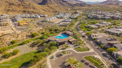 View/Area - 937 E La Mirada Dr, Phoenix, AZ 85042 photo 6 of 18