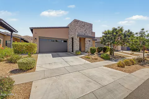 Exterior - 937 E La Mirada Dr, Phoenix, AZ 85042 photo 2 of 11