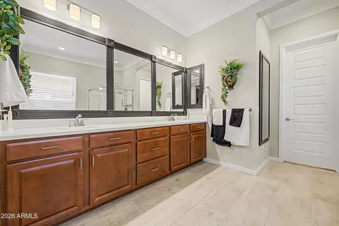 Bath - 937 E La Mirada Dr, Phoenix, AZ 85042 photo 2 of 3