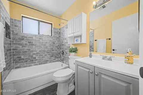 Bath - 2010 E Balsam Ave, Mesa, AZ 85204 photo 1 of 1
