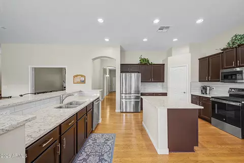 Kitchen - 4061 E Del Rio St, Gilbert, AZ 85295 photo 6 of 7