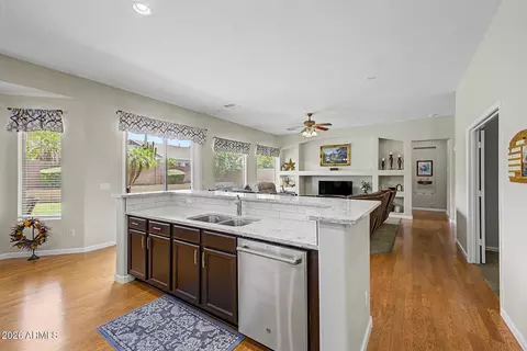 Kitchen - 4061 E Del Rio St, Gilbert, AZ 85295 photo 3 of 7