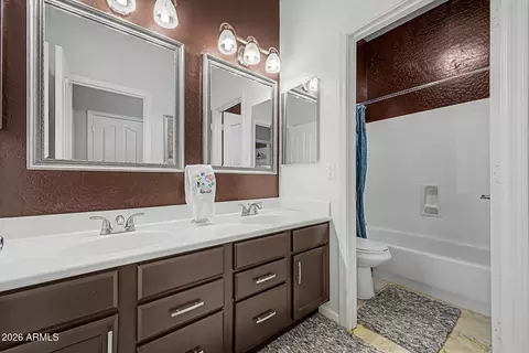 Bath - 4061 E Del Rio St, Gilbert, AZ 85295 photo 3 of 3