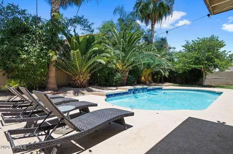 Exterior - 4402 E Vista Dr, Phoenix, AZ 85032 photo 9 of 10