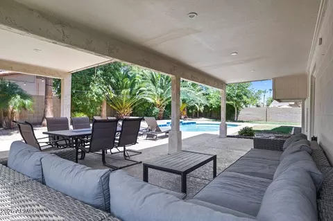 Exterior - 4402 E Vista Dr, Phoenix, AZ 85032 photo 3 of 10