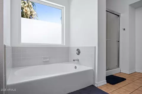 Bath - 4402 E Vista Dr, Phoenix, AZ 85032 photo 3 of 4