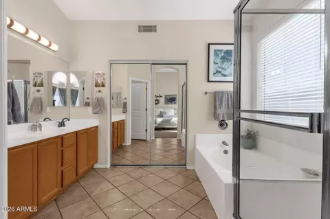 Bath - 672 N Bridlegate Dr, Gilbert, AZ 85234 photo 3 of 4