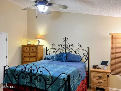 Bedroom - 911 E Annette Dr, Phoenix, AZ 85022 photo 1 of 5