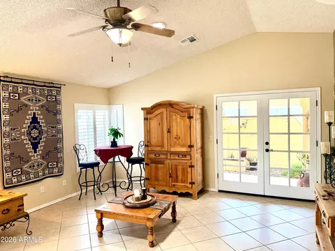 Living - 911 E Annette Dr, Phoenix, AZ 85022 photo 1 of 3