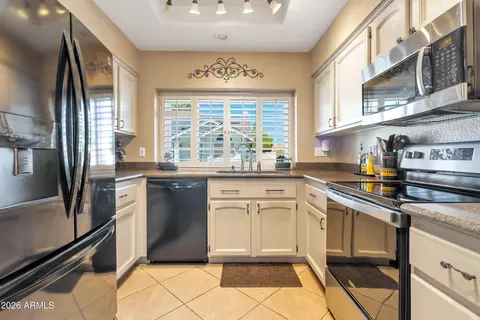 Kitchen - 911 E Annette Dr, Phoenix, AZ 85022 photo 1 of 4