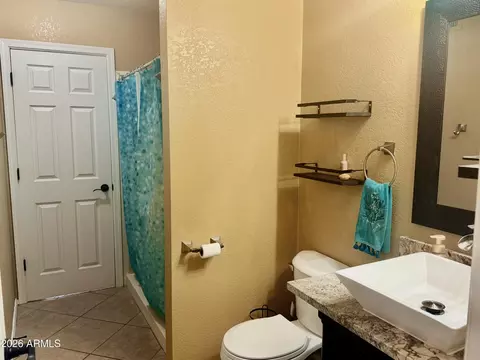 Bath - 911 E Annette Dr, Phoenix, AZ 85022 photo 4 of 4