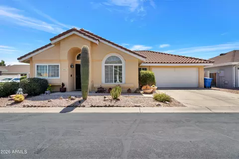 Exterior - 911 E Annette Dr, Phoenix, AZ 85022 photo 7 of 7