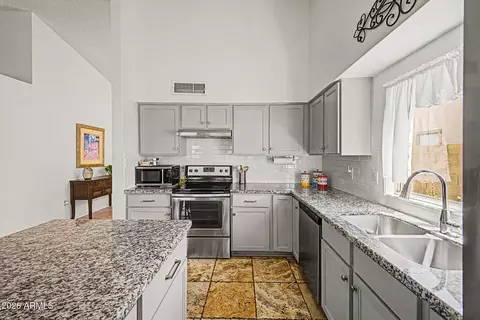 Kitchen - 4525 E Towne Ln, Gilbert, AZ 85234 photo 3 of 3