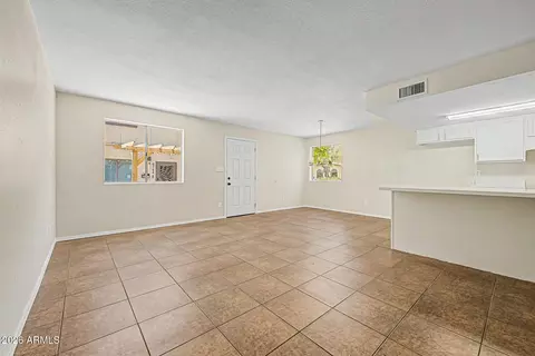Living - 4750 E Moreland St, Phoenix, AZ 85008 photo 3 of 4
