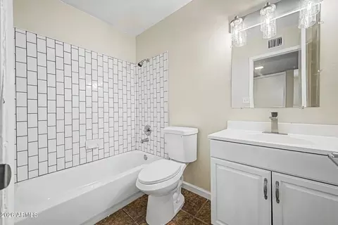 Bath - 4750 E Moreland St, Phoenix, AZ 85008 photo 1 of 1