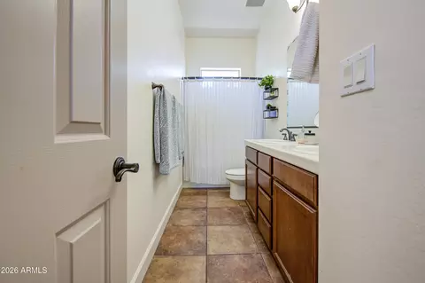 Bath - 4136 E Woodside Way, Gilbert, AZ 85297 photo 4 of 5