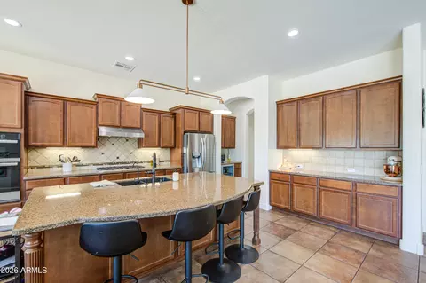 Kitchen - 4136 E Woodside Way, Gilbert, AZ 85297 photo 4 of 5