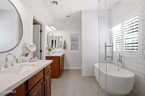 Bath - 1285 E Parkview Dr, Gilbert, AZ 85295 photo 1 of 4