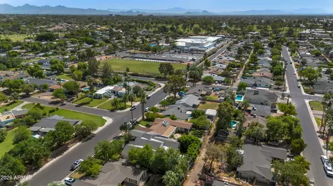 View/Area - 5321 Earll Dr, Phoenix, AZ 85018 photo 5 of 5