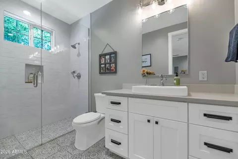 Bath - 5321 Earll Dr, Phoenix, AZ 85018 photo 4 of 5