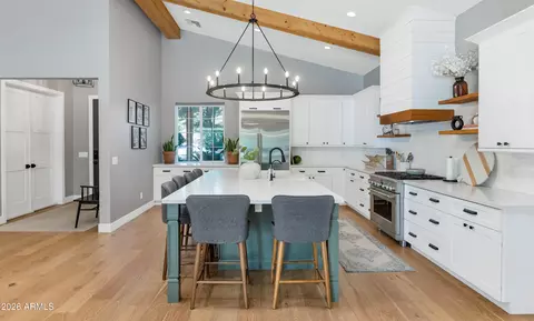 Kitchen - 5321 Earll Dr, Phoenix, AZ 85018 photo 3 of 6