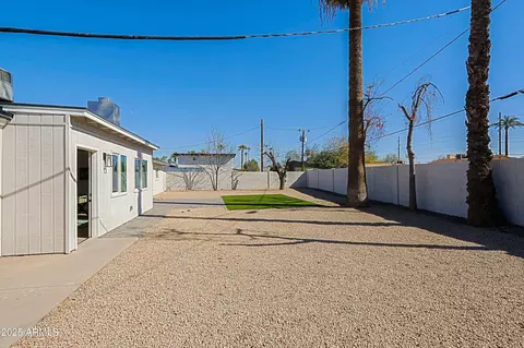 Exterior - 1215 E Cambridge Ave, Phoenix, AZ 85006 photo 5 of 9