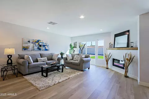 Living - 1215 E Cambridge Ave, Phoenix, AZ 85006 photo 2 of 4
