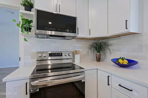 Kitchen - 1215 E Cambridge Ave, Phoenix, AZ 85006 photo 5 of 12