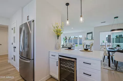 Kitchen - 1215 E Cambridge Ave, Phoenix, AZ 85006 photo 3 of 12