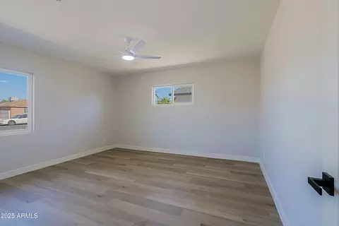 Bedroom - 1215 E Cambridge Ave, Phoenix, AZ 85006 photo 4 of 7