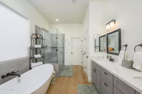 Bath - 4280 W Hogan Dr, Cornville, AZ 86325 photo 1 of 4
