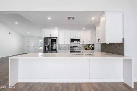 Kitchen - 1411 E Dava Dr, Tempe, AZ 85283 photo 2 of 3