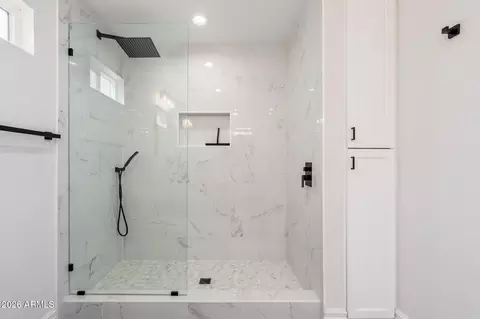 Bath - 1411 E Dava Dr, Tempe, AZ 85283 photo 2 of 4