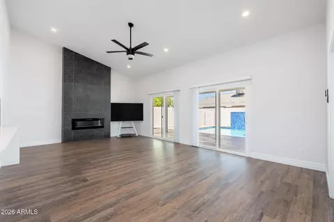 Living - 1411 E Dava Dr, Tempe, AZ 85283 photo 2 of 4
