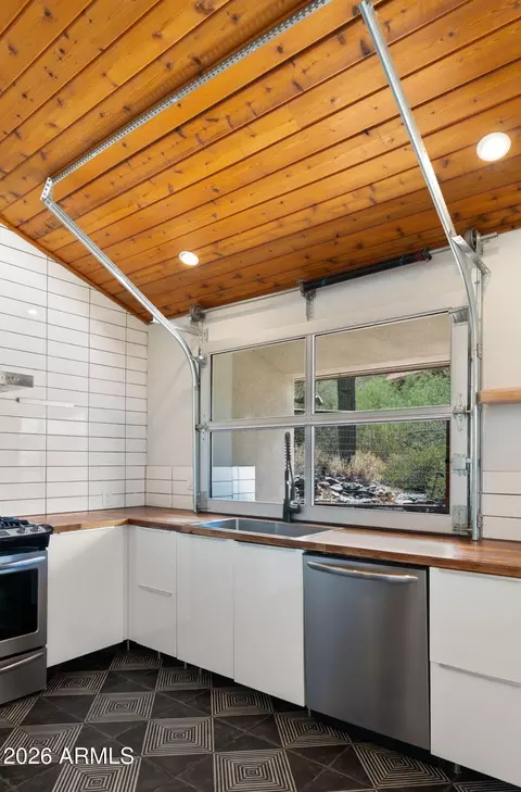 6035 E Carriage Dr, Cave Creek, AZ 85331