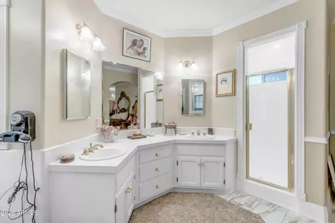 Bath - 616 E Carver Rd, Tempe, AZ 85284 photo 3 of 14