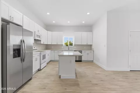 Kitchen - 2709 E Phelps Rd, Phoenix, AZ 85032 photo 3 of 3