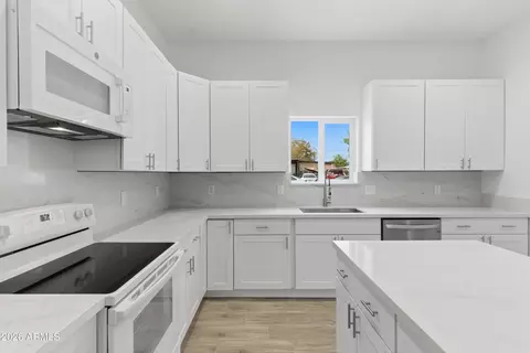 Kitchen - 2709 E Phelps Rd, Phoenix, AZ 85032 photo 2 of 3