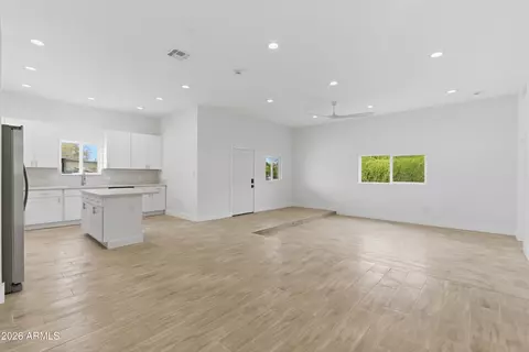 Living - 2709 E Phelps Rd, Phoenix, AZ 85032 photo 2 of 3