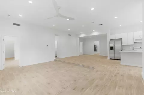 Living - 2709 E Phelps Rd, Phoenix, AZ 85032 photo 1 of 3