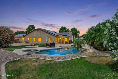 2461 W Goldmine Mountain Dr, San Tan Valley, AZ 85142
