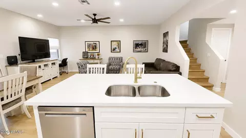 9705 E Mountain View Rd #1056, Scottsdale, AZ 85258