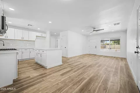 Living - 4437 E Almeria Rd, Phoenix, AZ 85008 photo 2 of 2