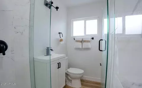 Bath - 4437 E Almeria Rd, Phoenix, AZ 85008 photo 1 of 3