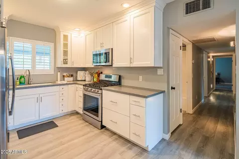 Kitchen - 1648 E Mitchell Dr, Phoenix, AZ 85016 photo 1 of 5