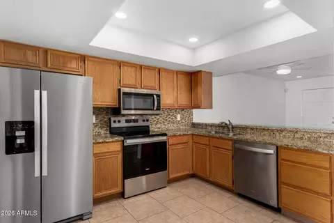 Kitchen - 2842 E Beck Ln #2, Phoenix, AZ 85032 photo 2 of 2