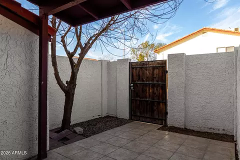 Exterior - 2842 E Beck Ln #2, Phoenix, AZ 85032 photo 2 of 11