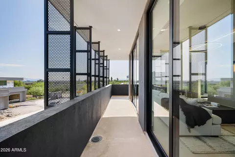 Entry Way - 2228 E Solar Dr, Phoenix, AZ 85020 photo 2 of 3