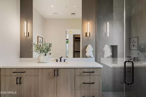 Bath - 2228 E Solar Dr, Phoenix, AZ 85020 photo 7 of 7
